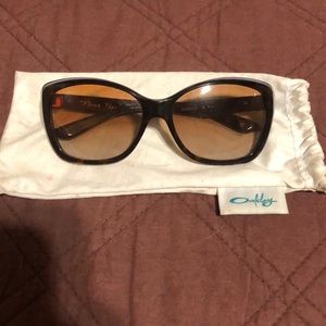 Women’s Oakley sunglasses